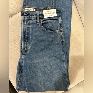 A&F 90s Straight Jean